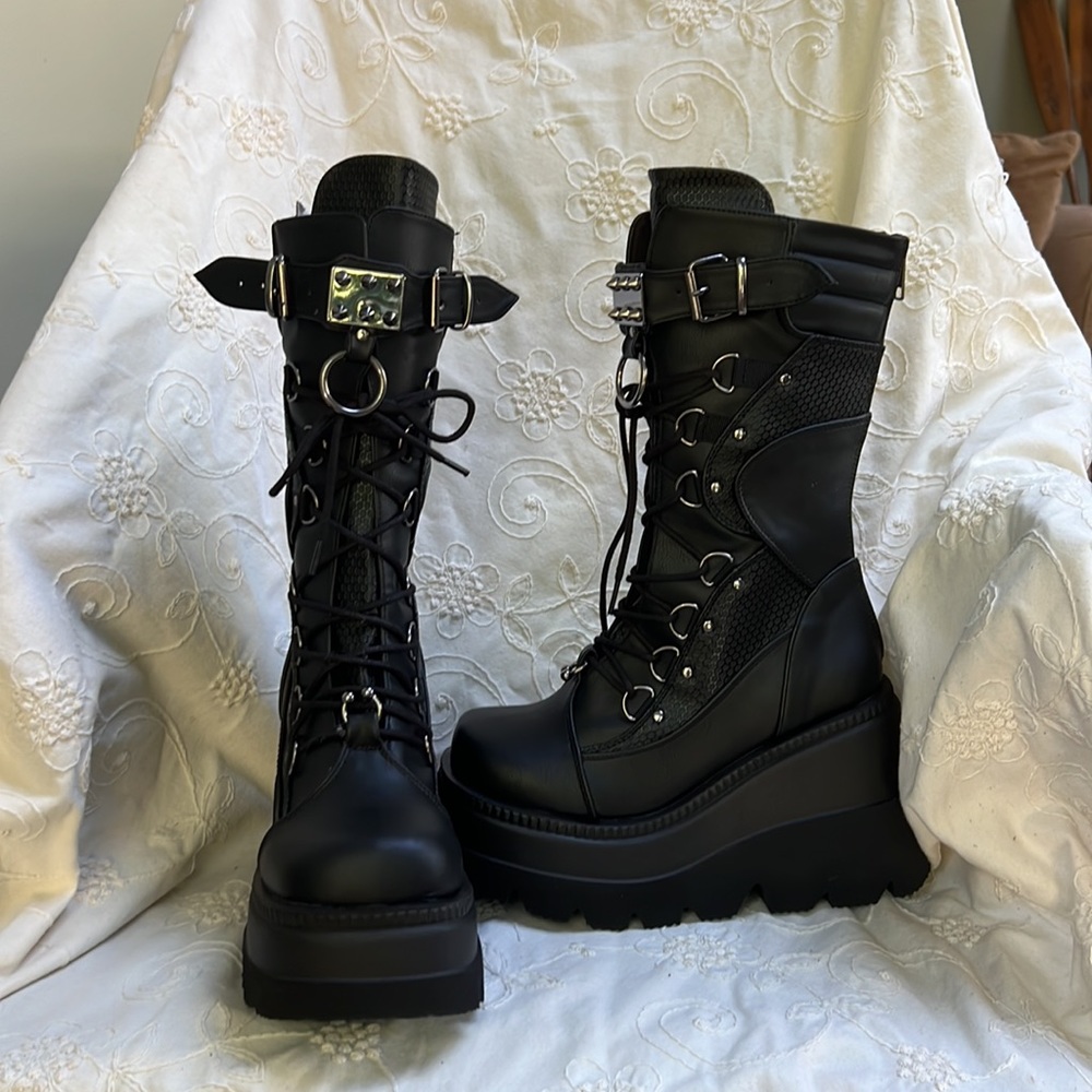 Brand New Playa Boots - Dust Stompers, Size 8, High Rise Shaker - Demonia